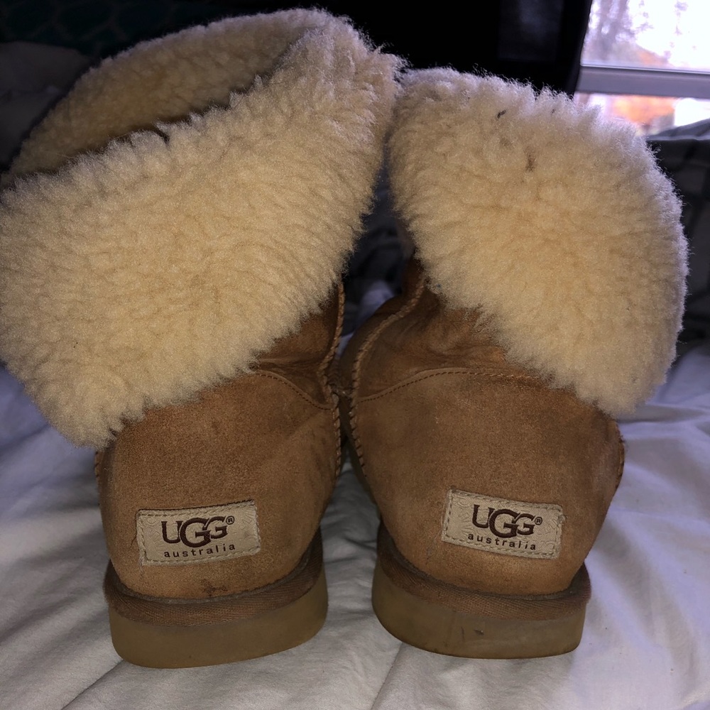 bailey button uggs - Picture 3 of 4